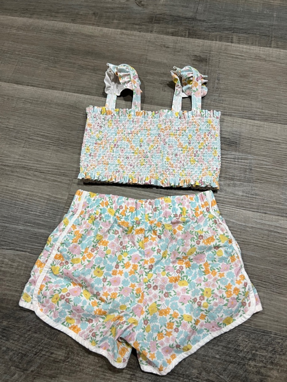 Minnow swim top with matching cotton shorts size 5/6T - Picture 4 of 5